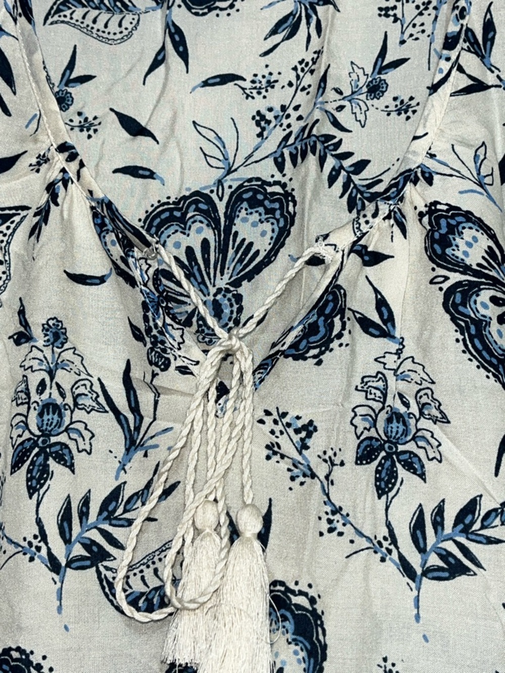 Faded Glory boho style white Top with Blue Floral Print size S(4-6) - Picture 3 of 14